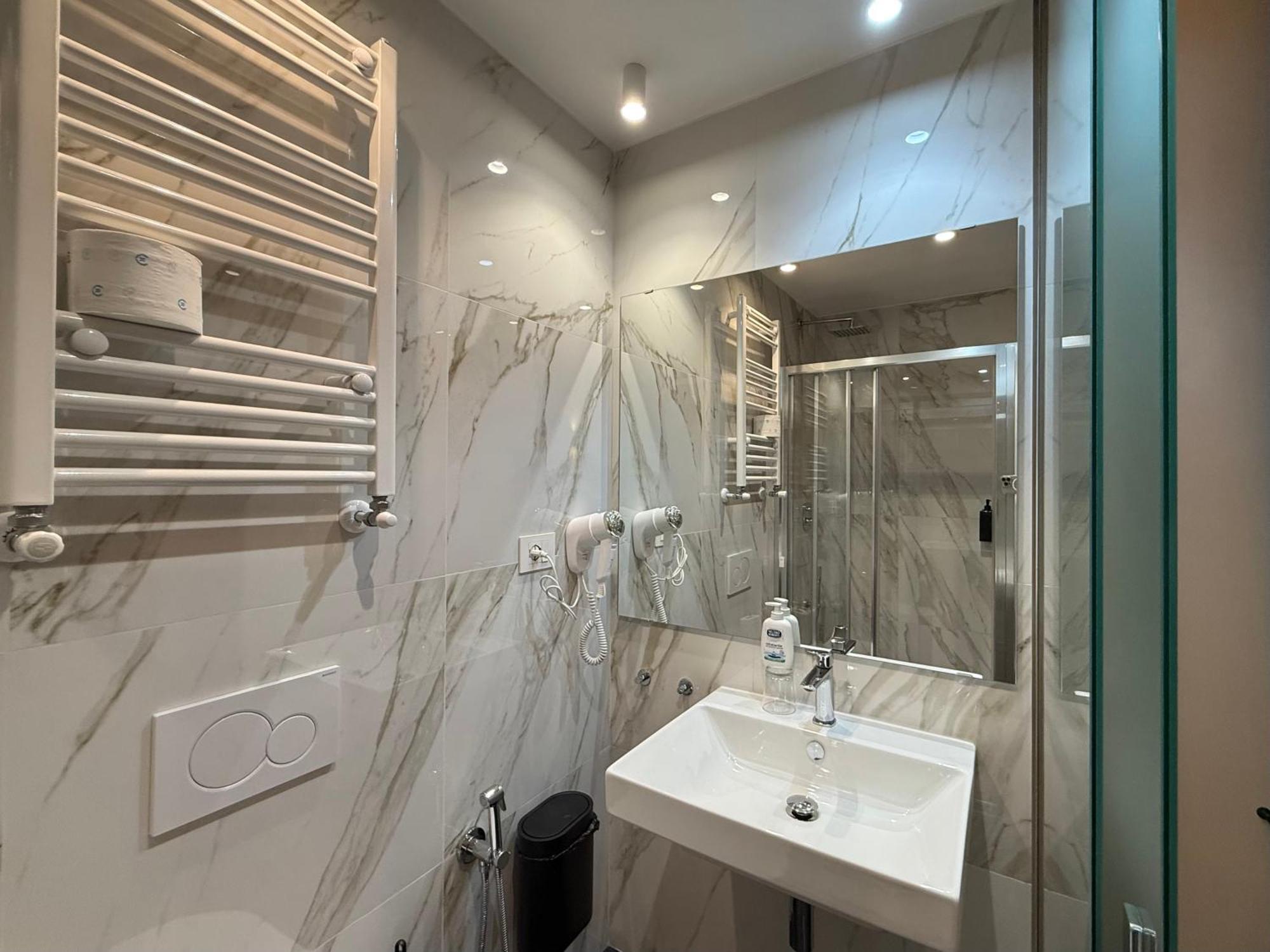 Room Roma Nazionale Exterior photo